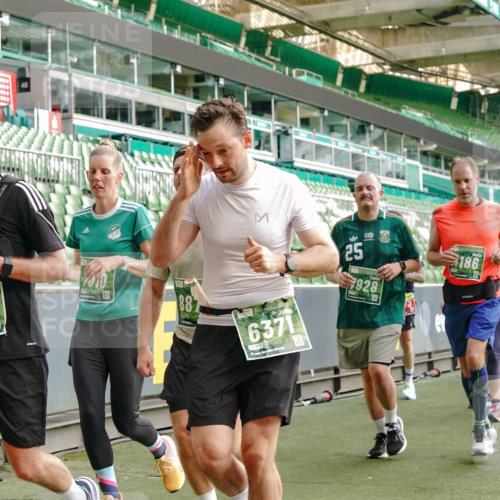 13.09.2026 - 21. swb-Marathon Bremen Michael Burmester http://msf.ph/oto/10432204 13.09.2026 13:29:31 Laufen im Stadion 171, 220, 297, 405, 422, 476, 685, 729, 754, 767, 986, 1079, 1217, 1220, 1242, 1270, 1298, 1325, 1384, 1615, 1633, 1634, 1741, 1777, 1810, 1811, 1886, 1983, 2238, 2263, 2326, 2365, 2436, 2449, 2472, 2546, 2574, 2593, 2615, 2738, 2740, 2743, 2830, 2862, 2868, 2924, 2991, 3020, 3053, 3061, 3129, 3154, 3227, 3238, 3274, 3286, 3321, 3361, 3563, 3589, 3594, 3595, 3605, 3678, 3694, 3755, 3758, 3798, 3826, 3853, 3898, 3929, 3953, 3965, 3971, 3987, 4011, 4056, 4108, 4238 meine-sportfotos.de