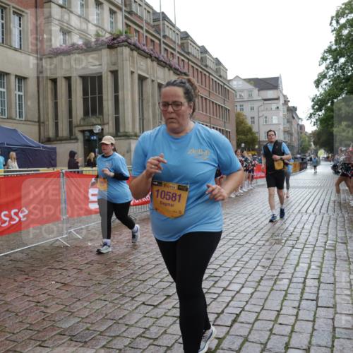 13.09.2026 - Kiel Lauf Yannick Fuchs http://msf.ph/oto/10432209 13.09.2026 11:20:06 Ziel 6116, 422, 562, 3505, 3854, 10581, 10951, 3505, 4407, 10581 meine-sportfotos.de