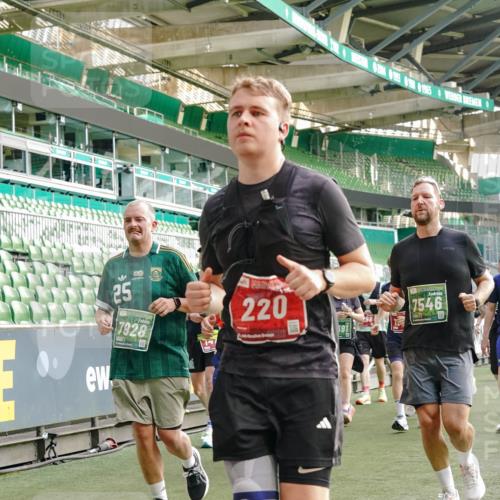13.09.2026 - 21. swb-Marathon Bremen Michael Burmester http://msf.ph/oto/10432210 13.09.2026 13:29:32 Laufen im Stadion 171, 220, 297, 405, 422, 476, 685, 729, 754, 767, 986, 1079, 1217, 1220, 1242, 1270, 1298, 1325, 1384, 1615, 1633, 1634, 1741, 1777, 1810, 1811, 1886, 1983, 2238, 2263, 2326, 2365, 2436, 2449, 2472, 2546, 2574, 2593, 2615, 2738, 2740, 2743, 2830, 2862, 2868, 2924, 2991, 3020, 3053, 3061, 3129, 3154, 3227, 3238, 3274, 3286, 3321, 3361, 3563, 3589, 3594, 3595, 3605, 3678, 3694, 3755, 3758, 3798, 3826, 3853, 3898, 3929, 3953, 3965, 3971, 3987, 4011, 4056, 4108, 4238 meine-sportfotos.de