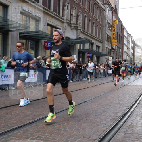 13.09.2026 - 21. swb-Marathon Bremen Strokosch-Dieckow http://msf.ph/oto/10432215 13.09.2026 13:11:53 Ziel 493, 2444, 2447, 2820, 3336, 3362, 3703, 3830, 4283, 4698, 5940, 6107, 6739, 7328, 7521, 7621, 8981, 13013, 826, 863, 4368, 4651, 4698, 5521, 5585, 5893, 6059, 6668, 8982, 8996, 9398, 13055 meine-sportfotos.de