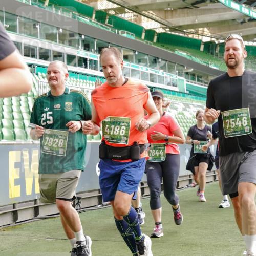 13.09.2026 - 21. swb-Marathon Bremen Michael Burmester http://msf.ph/oto/10432220 13.09.2026 13:29:32 Laufen im Stadion 171, 220, 297, 405, 422, 476, 685, 729, 754, 767, 986, 1079, 1217, 1220, 1242, 1270, 1298, 1325, 1384, 1615, 1633, 1634, 1741, 1777, 1810, 1811, 1886, 1983, 2238, 2263, 2326, 2365, 2436, 2449, 2472, 2546, 2574, 2593, 2615, 2738, 2740, 2743, 2830, 2862, 2868, 2924, 2991, 3020, 3053, 3061, 3129, 3154, 3227, 3238, 3274, 3286, 3321, 3361, 3563, 3589, 3594, 3595, 3605, 3678, 3694, 3755, 3758, 3798, 3826, 3853, 3898, 3929, 3953, 3965, 3971, 3987, 4011, 4056, 4108, 4238 meine-sportfotos.de