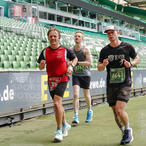 13.09.2026 - 21. swb-Marathon Bremen Michael Burmester http://msf.ph/oto/10432223 13.09.2026 13:04:35 Laufen im Stadion 178, 209, 210, 323, 488, 534, 536, 565, 596, 647, 725, 762, 881, 940, 1073, 1239, 1243, 1307, 1308, 1343, 1373, 1456, 1458, 1479, 1627, 1649, 1653, 1656, 1687, 1771, 1780, 1914, 1932, 1941, 2023, 2089, 2126, 2223, 2241, 2301, 2369, 2430, 2434, 2452, 2602, 2625, 2723, 2742, 2764, 2851, 2867, 2872, 2891, 2910, 2919, 2934, 2957, 2959, 2977, 2985, 3028, 3030, 3135, 3217, 3278, 3320, 3343, 3360, 3402, 3419, 3425, 3454, 3510, 3521, 3579, 3597, 3618, 3796, 3846, 3859, 3909, 242 meine-sportfotos.de