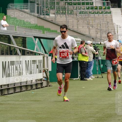 13.09.2026 - 21. swb-Marathon Bremen Michael Burmester http://msf.ph/oto/10432232 13.09.2026 12:29:12 Laufen im Stadion 314, 358, 520, 547, 553, 574, 649, 719, 858, 934, 959, 1161, 1253, 1256, 1391, 1428, 1525, 1724, 1783, 1917, 3662, 4264, 206, 322, 447, 814, 841, 875, 968, 1187, 1313, 1544, 1840, 2044, 2143 meine-sportfotos.de