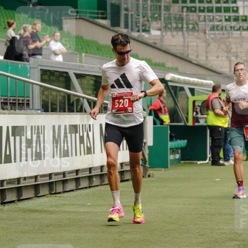 13.09.2026 - 21. swb-Marathon Bremen Michael Burmester http://msf.ph/oto/10432246 13.09.2026 12:29:14 Laufen im Stadion 314, 358, 520, 547, 553, 574, 649, 719, 858, 934, 959, 1161, 1253, 1256, 1391, 1428, 1525, 1724, 1783, 1917, 3662, 4264, 206, 322, 447, 814, 841, 875, 968, 1187, 1313, 1544, 1840, 2044, 2143 meine-sportfotos.de