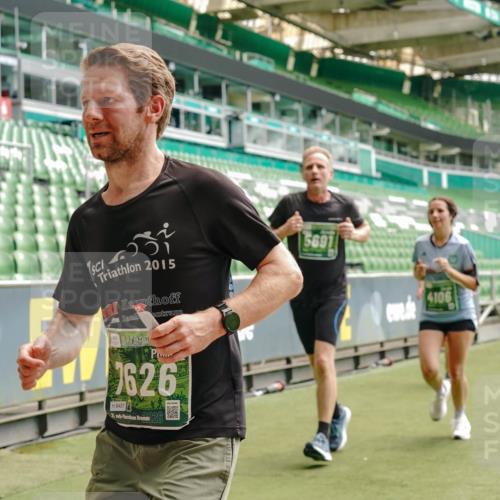 13.09.2026 - 21. swb-Marathon Bremen Michael Burmester http://msf.ph/oto/10432257 13.09.2026 13:04:37 Laufen im Stadion 178, 209, 210, 323, 488, 534, 536, 565, 596, 647, 725, 762, 881, 940, 1073, 1239, 1243, 1307, 1308, 1343, 1373, 1456, 1458, 1479, 1627, 1649, 1653, 1656, 1687, 1771, 1780, 1914, 1932, 1941, 2023, 2089, 2126, 2223, 2241, 2301, 2369, 2430, 2434, 2452, 2602, 2625, 2723, 2742, 2764, 2851, 2867, 2872, 2891, 2910, 2919, 2934, 2957, 2959, 2977, 2985, 3028, 3030, 3217, 3278, 3320, 3343, 3360, 3402, 3419, 3425, 3454, 3510, 3521, 3579, 3597, 3618, 3796, 3846, 3859, 3909, 242 meine-sportfotos.de