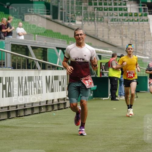 13.09.2026 - 21. swb-Marathon Bremen Michael Burmester http://msf.ph/oto/10432268 13.09.2026 12:29:16 Laufen im Stadion 314, 358, 520, 547, 553, 574, 649, 719, 858, 934, 959, 1161, 1253, 1256, 1391, 1428, 1525, 1724, 1783, 1917, 3662, 206, 322, 447, 814, 841, 875, 968, 1187, 1313, 1544, 1840, 2044, 2143 meine-sportfotos.de