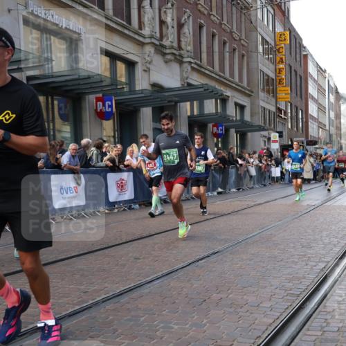 13.09.2026 - 21. swb-Marathon Bremen Strokosch-Dieckow http://msf.ph/oto/10432273 13.09.2026 13:11:56 Ziel 493, 899, 2447, 2820, 3336, 3362, 3703, 3830, 4283, 5940, 6107, 6739, 7328, 7521, 7621, 8981, 13013, 826, 863, 2444, 4368, 4651, 4698, 5521, 5585, 5893, 6059, 6668, 8996, 9398, 13055 meine-sportfotos.de