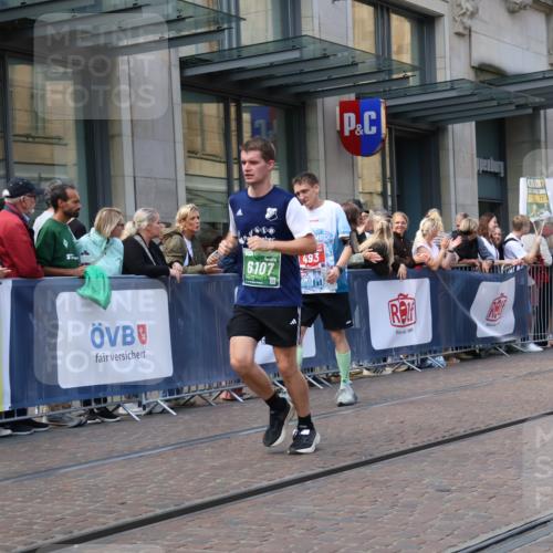 13.09.2026 - 21. swb-Marathon Bremen Strokosch-Dieckow http://msf.ph/oto/10432319 13.09.2026 13:11:57 Ziel 493, 899, 2447, 2820, 3336, 3362, 3703, 3830, 4283, 5940, 6107, 6739, 7328, 7521, 7621, 8981, 13013, 493, 826, 863, 2444, 3336, 4368, 4651, 4698, 5521, 5585, 5893, 6059, 6668, 8996, 9398, 13055 meine-sportfotos.de