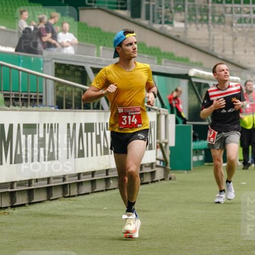 13.09.2026 - 21. swb-Marathon Bremen Michael Burmester http://msf.ph/oto/10432322 13.09.2026 12:29:20 Laufen im Stadion 314, 358, 520, 547, 553, 574, 649, 719, 858, 934, 959, 1161, 1253, 1256, 1391, 1428, 1525, 1724, 1783, 3662, 206, 322, 447, 814, 841, 875, 968, 1187, 1313, 1544, 1840, 2044, 2143 meine-sportfotos.de