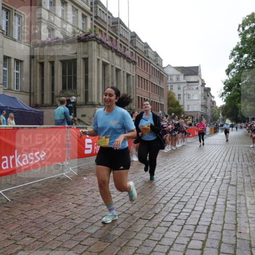 13.09.2026 - Kiel Lauf Yannick Fuchs http://msf.ph/oto/10432333 13.09.2026 11:21:15 Ziel 1609, 5847, 1677, 2913, 3935, 10950, 2913, 4598, 10950 meine-sportfotos.de