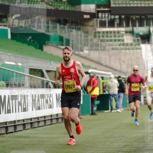 13.09.2026 - 21. swb-Marathon Bremen Michael Burmester http://msf.ph/oto/10432345 13.09.2026 10:23:41 Laufen im Stadion 10235, 10302, 10341, 10441, 10520, 10575, 10592, 10618, 10782, 10926, 10972, 11042, 11127, 11143, 11198, 11201, 11227, 11338, 11373, 11426, 11454, 11628, 11713, 11721, 11779, 11895, 11903, 12003, 12053, 12144, 12209, 12246, 12339, 12370, 12395, 12404, 12442, 12468, 12469, 12477, 12538, 13507, 13513, 13519, 13520, 13539, 13553, 13556, 13563, 13566, 13580, 13584, 13586, 13616, 13641, 13642, 10366, 10475, 11481, 13530, 13541 meine-sportfotos.de