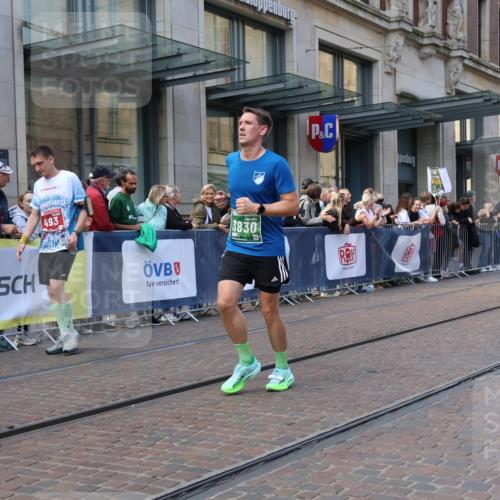 13.09.2026 - 21. swb-Marathon Bremen Strokosch-Dieckow http://msf.ph/oto/10432359 13.09.2026 13:11:59 Ziel 899, 1517, 2447, 2480, 2820, 3362, 3703, 3830, 4283, 4560, 5940, 6107, 6739, 7328, 7521, 7621, 8981, 13013, 493, 826, 863, 2444, 3336, 4368, 4651, 4698, 5521, 5585, 5893, 6059, 6668, 7621, 8996, 9398, 13055 meine-sportfotos.de