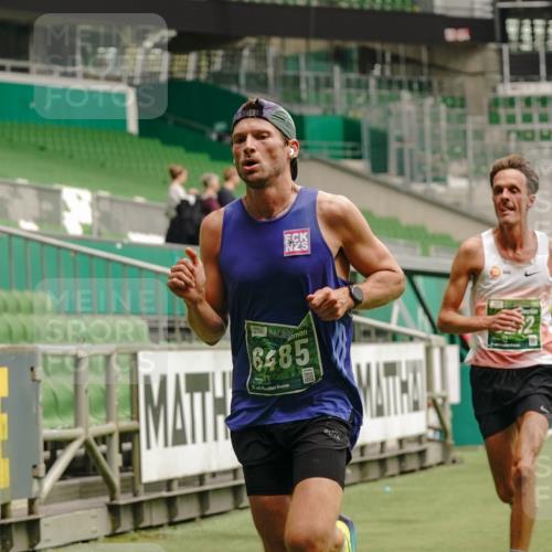 13.09.2026 - 21. swb-Marathon Bremen Michael Burmester http://msf.ph/oto/10432393 13.09.2026 12:29:43 Laufen im Stadion 314, 520, 547, 649, 719, 858, 934, 959, 1168, 1214, 1391, 1428, 1453, 206, 238, 322, 447, 814, 841, 875, 968, 1187, 1840, 2044, 2143 meine-sportfotos.de