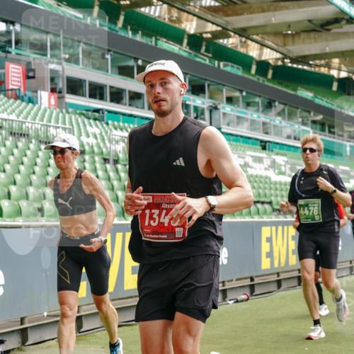 13.09.2026 - 21. swb-Marathon Bremen Michael Burmester http://msf.ph/oto/10432400 13.09.2026 13:04:40 Laufen im Stadion 178, 209, 210, 323, 488, 534, 536, 565, 596, 647, 725, 762, 881, 940, 1073, 1239, 1243, 1307, 1308, 1343, 1373, 1456, 1458, 1479, 1627, 1649, 1653, 1656, 1687, 1771, 1780, 1914, 1932, 1941, 2023, 2089, 2126, 2223, 2241, 2301, 2369, 2430, 2434, 2452, 2602, 2625, 2723, 2742, 2764, 2851, 2867, 2872, 2891, 2910, 2919, 2934, 2957, 2959, 2977, 2985, 3028, 3030, 3217, 3278, 3320, 3343, 3360, 3402, 3419, 3425, 3444, 3454, 3510, 3521, 3579, 3597, 3618, 3796, 3846, 3859, 3909, 242 meine-sportfotos.de