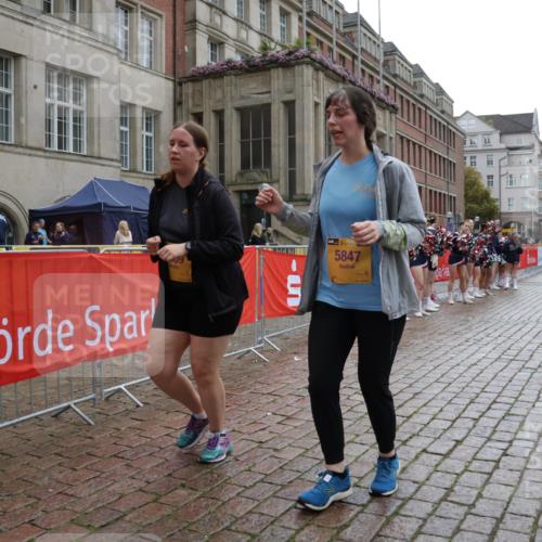 13.09.2026 - Kiel Lauf Yannick Fuchs http://msf.ph/oto/10432409 13.09.2026 11:21:51 Ziel 5953, 1609, 5847, 5953, 7755, 8014, 1609, 5847 meine-sportfotos.de