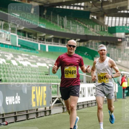13.09.2026 - 21. swb-Marathon Bremen Michael Burmester http://msf.ph/oto/10432448 13.09.2026 10:23:47 Laufen im Stadion 10235, 10341, 10441, 10520, 10575, 10592, 10618, 10782, 10972, 11042, 11127, 11143, 11198, 11201, 11227, 11338, 11373, 11426, 11628, 11713, 11721, 11779, 11826, 11895, 11903, 12003, 12053, 12144, 12209, 12246, 12339, 12370, 12395, 12404, 12442, 12468, 12469, 12477, 12525, 12538, 13507, 13513, 13519, 13520, 13539, 13553, 13556, 13563, 13566, 13580, 13584, 13585, 13586, 13616, 13641, 13642, 10366, 10475, 11481, 13530, 13541 meine-sportfotos.de