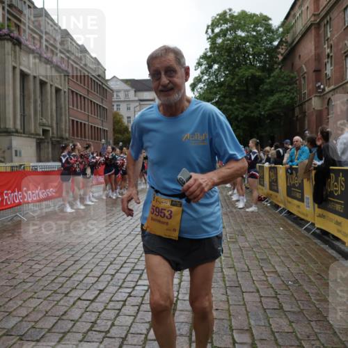 13.09.2026 - Kiel Lauf Yannick Fuchs http://msf.ph/oto/10432452 13.09.2026 11:22:15 Ziel 5953, 7755, 8014, 1305, 5917, 7737, 5953, 7755, 8014 meine-sportfotos.de