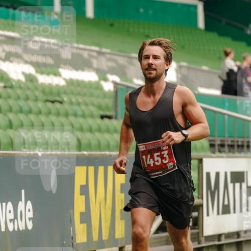 13.09.2026 - 21. swb-Marathon Bremen Michael Burmester http://msf.ph/oto/10432466 13.09.2026 12:30:01 Laufen im Stadion 314, 520, 547, 719, 858, 934, 959, 1168, 1214, 1428, 1453, 5212, 6485, 103, 206, 238, 322, 447, 841, 875, 968, 1187, 1840, 2032, 2044, 2143 meine-sportfotos.de