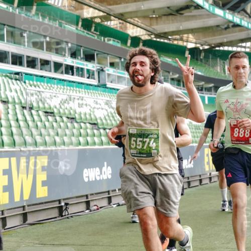13.09.2026 - 21. swb-Marathon Bremen Michael Burmester http://msf.ph/oto/10432471 13.09.2026 13:29:43 Laufen im Stadion 171, 220, 297, 405, 422, 476, 685, 729, 754, 767, 986, 1079, 1217, 1242, 1270, 1298, 1325, 1384, 1615, 1633, 1634, 1741, 1777, 1810, 1811, 1886, 1983, 2238, 2242, 2249, 2263, 2326, 2365, 2436, 2449, 2472, 2546, 2574, 2593, 2615, 2738, 2740, 2743, 2830, 2862, 2868, 2869, 2871, 2924, 2991, 3020, 3053, 3061, 3129, 3154, 3227, 3238, 3274, 3286, 3321, 3361, 3563, 3594, 3595, 3605, 3678, 3694, 3755, 3758, 3798, 3826, 3853, 3898, 3929, 3953, 3965, 3971, 3987, 4011, 4056, 4108 meine-sportfotos.de