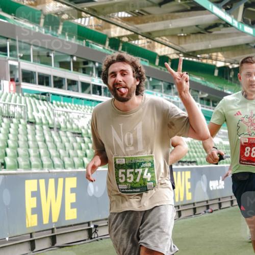 13.09.2026 - 21. swb-Marathon Bremen Michael Burmester http://msf.ph/oto/10432495 13.09.2026 13:29:44 Laufen im Stadion 171, 220, 297, 405, 422, 476, 685, 729, 754, 767, 986, 1079, 1217, 1242, 1270, 1298, 1325, 1384, 1615, 1633, 1634, 1741, 1777, 1810, 1811, 1886, 1983, 2238, 2242, 2249, 2263, 2326, 2365, 2436, 2449, 2472, 2546, 2574, 2593, 2615, 2738, 2740, 2743, 2830, 2862, 2868, 2869, 2871, 2924, 2991, 3020, 3053, 3061, 3129, 3154, 3227, 3238, 3274, 3286, 3321, 3361, 3563, 3594, 3595, 3605, 3678, 3694, 3755, 3758, 3798, 3826, 3853, 3898, 3929, 3953, 3965, 3971, 3987, 4011, 4056, 4108 meine-sportfotos.de