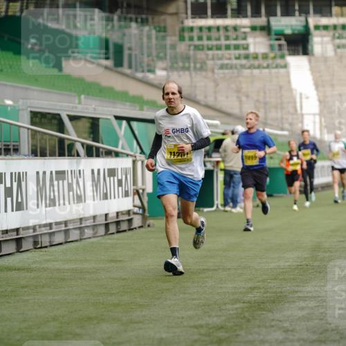13.09.2026 - 21. swb-Marathon Bremen Michael Burmester http://msf.ph/oto/10432507 13.09.2026 10:23:50 Laufen im Stadion 10235, 10341, 10441, 10520, 10575, 10592, 10618, 10782, 10972, 11042, 11127, 11143, 11198, 11201, 11227, 11373, 11426, 11628, 11632, 11713, 11721, 11779, 11826, 11895, 11903, 12003, 12053, 12144, 12209, 12246, 12339, 12370, 12395, 12404, 12442, 12468, 12469, 12477, 12525, 13513, 13519, 13520, 13553, 13556, 13563, 13566, 13580, 13584, 13585, 13586, 13616, 13641, 13642, 10366, 10475, 13530, 13541 meine-sportfotos.de