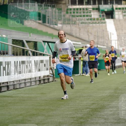 13.09.2026 - 21. swb-Marathon Bremen Michael Burmester http://msf.ph/oto/10432516 13.09.2026 10:23:50 Laufen im Stadion 10235, 10341, 10441, 10520, 10575, 10592, 10618, 10782, 10972, 11042, 11127, 11143, 11198, 11201, 11227, 11373, 11426, 11628, 11632, 11713, 11721, 11779, 11826, 11895, 11903, 12003, 12053, 12144, 12209, 12246, 12339, 12370, 12395, 12404, 12442, 12468, 12469, 12477, 12525, 13513, 13519, 13520, 13553, 13556, 13563, 13566, 13580, 13584, 13585, 13586, 13616, 13641, 13642, 10366, 10475, 13530, 13541 meine-sportfotos.de