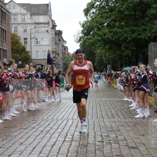13.09.2026 - Kiel Lauf Yannick Fuchs http://msf.ph/oto/10432526 13.09.2026 11:22:46 Ziel 1305, 5917, 7737 meine-sportfotos.de