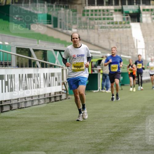 13.09.2026 - 21. swb-Marathon Bremen Michael Burmester http://msf.ph/oto/10432529 13.09.2026 10:23:50 Laufen im Stadion 10235, 10341, 10441, 10520, 10575, 10592, 10618, 10782, 10972, 11042, 11127, 11143, 11198, 11201, 11227, 11373, 11426, 11628, 11632, 11713, 11721, 11779, 11826, 11895, 11903, 12003, 12053, 12144, 12209, 12246, 12339, 12370, 12395, 12404, 12442, 12468, 12469, 12477, 12525, 13513, 13519, 13520, 13553, 13556, 13563, 13566, 13580, 13584, 13585, 13586, 13616, 13641, 13642, 10366, 10475, 13530, 13541 meine-sportfotos.de