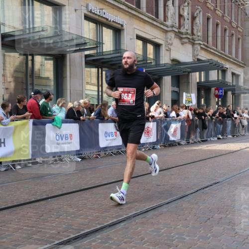 13.09.2026 - 21. swb-Marathon Bremen Strokosch-Dieckow http://msf.ph/oto/10432585 13.09.2026 13:12:08 Ziel 899, 1517, 2362, 2480, 3054, 3362, 3830, 4560, 4879, 5416, 6107, 6796, 7328, 7521, 8981, 9803, 13013, 493, 826, 863, 2444, 2447, 2820, 3336, 3703, 4283, 4368, 4698, 5521, 5893, 5940, 6668, 6739, 7621, 9398, 13013 meine-sportfotos.de