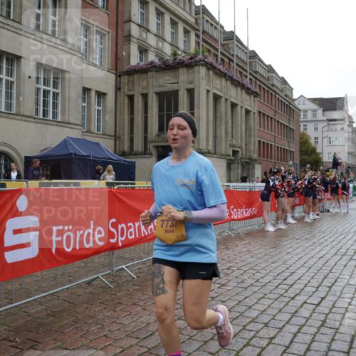 13.09.2026 - Kiel Lauf Yannick Fuchs http://msf.ph/oto/10432633 13.09.2026 11:23:07 Ziel 7737, 1305, 5917, 7737 meine-sportfotos.de