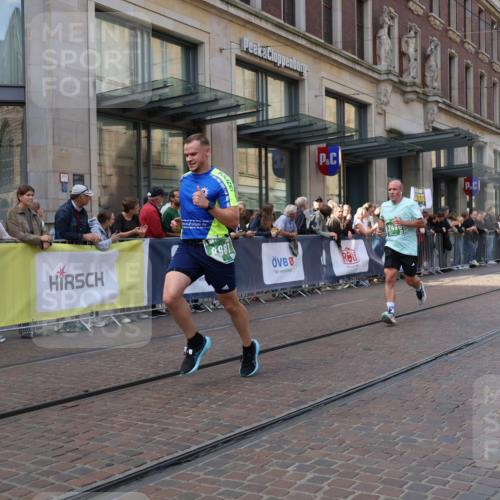 13.09.2026 - 21. swb-Marathon Bremen Strokosch-Dieckow http://msf.ph/oto/10432636 13.09.2026 13:12:12 Ziel 899, 1517, 2362, 2480, 3054, 3362, 3830, 4560, 4879, 5416, 6796, 7328, 8981, 9775, 9803, 493, 863, 2444, 2447, 2820, 3336, 3703, 3830, 4283, 4698, 5521, 5893, 5940, 6107, 6739, 7521, 7621, 13013 meine-sportfotos.de