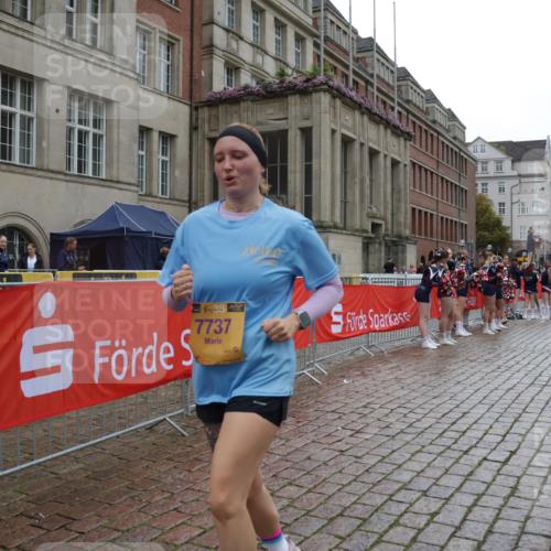 13.09.2026 - Kiel Lauf Yannick Fuchs http://msf.ph/oto/10432639 13.09.2026 11:23:07 Ziel 7737, 1305, 5917, 7737 meine-sportfotos.de