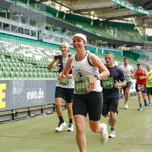 13.09.2026 - 21. swb-Marathon Bremen Michael Burmester http://msf.ph/oto/10432655 13.09.2026 13:04:44 Laufen im Stadion 178, 209, 210, 244, 323, 488, 534, 536, 565, 596, 647, 725, 881, 1073, 1239, 1243, 1307, 1308, 1343, 1373, 1456, 1458, 1479, 1627, 1649, 1653, 1656, 1687, 1771, 1780, 1914, 1932, 1941, 2023, 2089, 2126, 2223, 2241, 2301, 2369, 2430, 2434, 2452, 2602, 2625, 2723, 2742, 2764, 2851, 2867, 2872, 2891, 2910, 2919, 2934, 2957, 2959, 2977, 2985, 3028, 3030, 3217, 3278, 3320, 3343, 3402, 3419, 3425, 3444, 3454, 3485, 3510, 3521, 3579, 3597, 3618, 3796, 3846, 3859, 3909, 242 meine-sportfotos.de