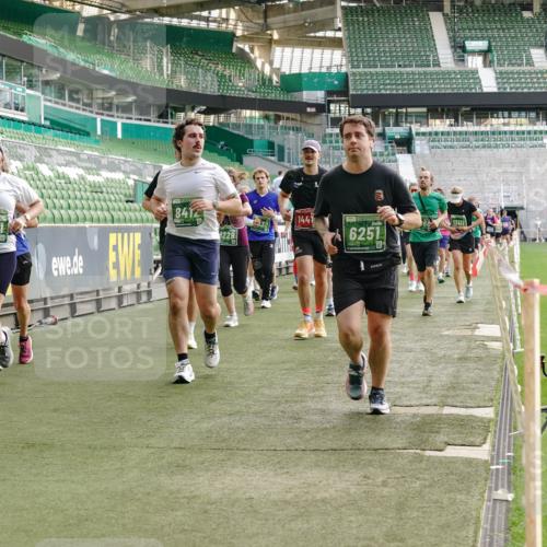 13.09.2026 - 21. swb-Marathon Bremen Michael Burmester http://msf.ph/oto/10432666 13.09.2026 13:29:50 Laufen im Stadion 171, 220, 297, 405, 422, 476, 685, 729, 754, 767, 986, 1079, 1217, 1242, 1270, 1298, 1325, 1384, 1615, 1633, 1634, 1741, 1777, 1810, 1811, 1886, 1983, 2238, 2242, 2249, 2263, 2326, 2365, 2436, 2449, 2472, 2546, 2593, 2615, 2738, 2740, 2743, 2830, 2862, 2868, 2869, 2871, 2924, 2991, 2994, 3020, 3053, 3061, 3129, 3154, 3227, 3238, 3274, 3286, 3321, 3361, 3563, 3594, 3595, 3605, 3678, 3694, 3755, 3758, 3798, 3853, 3876, 3898, 3929, 3953, 3965, 3971, 3987, 4011, 4056, 4108 meine-sportfotos.de