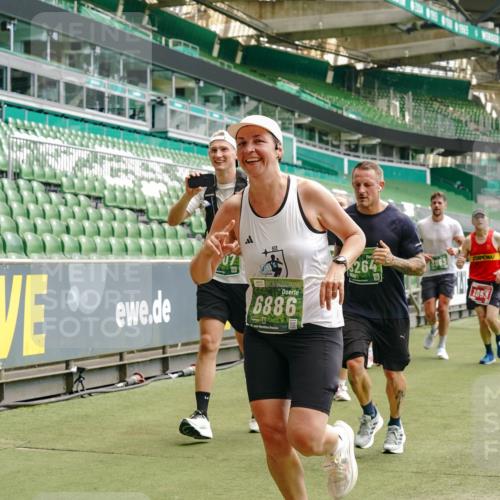 13.09.2026 - 21. swb-Marathon Bremen Michael Burmester http://msf.ph/oto/10432671 13.09.2026 13:04:44 Laufen im Stadion 178, 209, 210, 244, 323, 488, 534, 536, 565, 596, 647, 725, 881, 1073, 1239, 1243, 1307, 1308, 1343, 1373, 1456, 1458, 1479, 1627, 1649, 1653, 1656, 1687, 1771, 1780, 1914, 1932, 1941, 2023, 2089, 2126, 2223, 2241, 2301, 2369, 2430, 2434, 2452, 2602, 2625, 2723, 2742, 2764, 2851, 2867, 2872, 2891, 2910, 2919, 2934, 2957, 2959, 2977, 2985, 3028, 3030, 3217, 3278, 3320, 3343, 3402, 3419, 3425, 3444, 3454, 3485, 3510, 3521, 3579, 3597, 3618, 3796, 3846, 3859, 3909, 242 meine-sportfotos.de