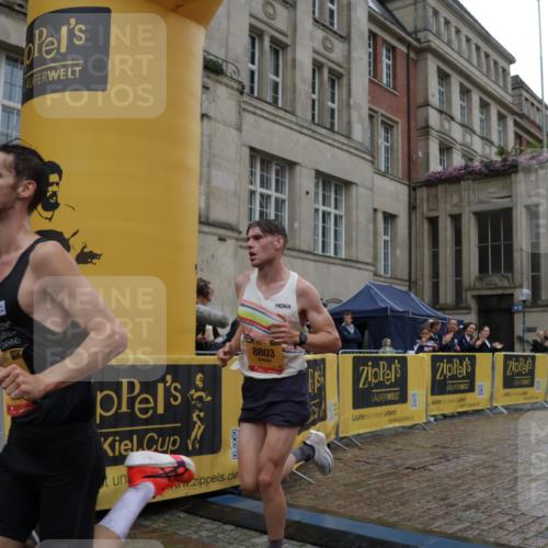 13.09.2026 - Kiel Lauf Yannick Fuchs http://msf.ph/oto/10432686 13.09.2026 11:23:38 Ziel 11523 meine-sportfotos.de