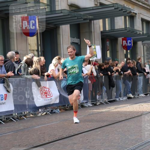 13.09.2026 - 21. swb-Marathon Bremen Strokosch-Dieckow http://msf.ph/oto/10432694 13.09.2026 13:12:15 Ziel 899, 1517, 2362, 2480, 3054, 3988, 4560, 4879, 5416, 6796, 7328, 8981, 9775, 9803, 13106, 493, 863, 2444, 2447, 2820, 3336, 3362, 3703, 3830, 4283, 4698, 5893, 5940, 6107, 6739, 7521, 7621, 13013 meine-sportfotos.de