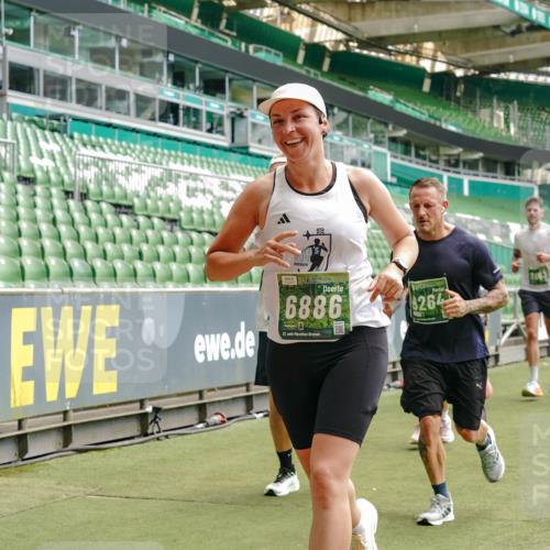 13.09.2026 - 21. swb-Marathon Bremen Michael Burmester http://msf.ph/oto/10432700 13.09.2026 13:04:44 Laufen im Stadion 178, 209, 210, 244, 323, 488, 534, 536, 565, 596, 647, 725, 881, 1073, 1239, 1243, 1307, 1308, 1343, 1373, 1456, 1458, 1479, 1627, 1649, 1653, 1656, 1687, 1771, 1780, 1914, 1932, 1941, 2023, 2089, 2126, 2223, 2241, 2301, 2369, 2430, 2434, 2452, 2602, 2625, 2723, 2742, 2764, 2851, 2867, 2872, 2891, 2910, 2919, 2934, 2957, 2959, 2977, 2985, 3028, 3030, 3217, 3278, 3320, 3343, 3402, 3419, 3425, 3444, 3454, 3485, 3510, 3521, 3579, 3597, 3618, 3796, 3846, 3859, 3909, 242 meine-sportfotos.de