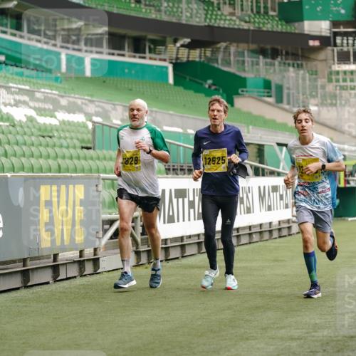 13.09.2026 - 21. swb-Marathon Bremen Michael Burmester http://msf.ph/oto/10432709 13.09.2026 10:24:01 Laufen im Stadion 10235, 10328, 10337, 10341, 10441, 10520, 10575, 10592, 10618, 10632, 10775, 10782, 10972, 11042, 11127, 11143, 11198, 11201, 11227, 11373, 11426, 11442, 11527, 11628, 11630, 11632, 11713, 11721, 11779, 11826, 11895, 11903, 12053, 12144, 12209, 12246, 12281, 12339, 12370, 12395, 12404, 12406, 12442, 12468, 12469, 12477, 12525, 13513, 13519, 13520, 13556, 13563, 13566, 13580, 13585, 13586, 13616, 13641, 13642, 10366, 13530 meine-sportfotos.de