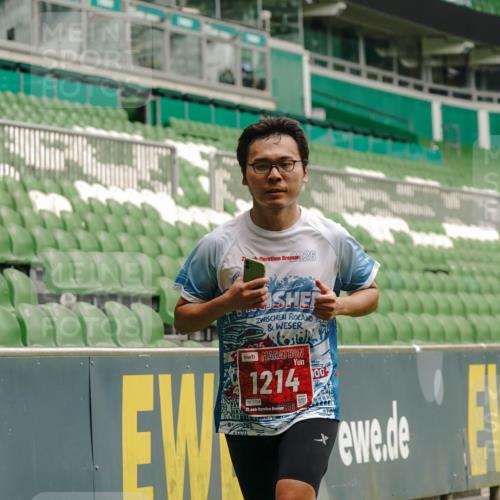 13.09.2026 - 21. swb-Marathon Bremen Michael Burmester http://msf.ph/oto/10432711 13.09.2026 12:30:33 Laufen im Stadion 314, 520, 547, 858, 934, 1168, 1214, 1357, 1453, 1639, 4474, 5212, 6485, 8285, 103, 206, 238, 322, 420, 841, 875, 1161, 1352, 1840, 1917, 2032, 3662, 4264 meine-sportfotos.de
