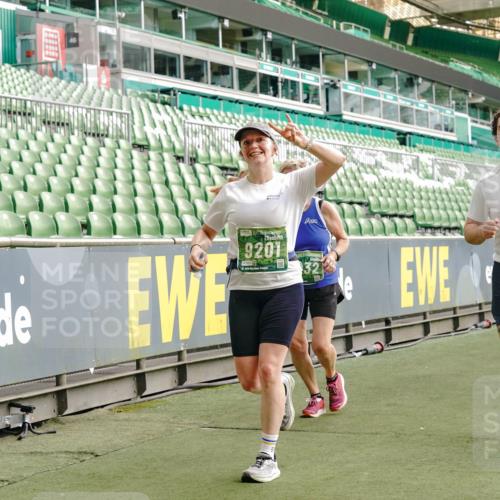 13.09.2026 - 21. swb-Marathon Bremen Michael Burmester http://msf.ph/oto/10432727 13.09.2026 13:29:52 Laufen im Stadion 171, 220, 297, 405, 422, 476, 685, 729, 754, 767, 986, 1079, 1217, 1242, 1270, 1298, 1325, 1384, 1615, 1633, 1634, 1741, 1777, 1810, 1811, 1886, 1983, 2238, 2242, 2249, 2263, 2326, 2365, 2436, 2449, 2472, 2546, 2593, 2615, 2738, 2740, 2743, 2830, 2862, 2868, 2869, 2871, 2918, 2924, 2991, 2994, 3020, 3053, 3129, 3154, 3227, 3238, 3274, 3286, 3321, 3361, 3563, 3594, 3595, 3605, 3678, 3694, 3755, 3758, 3798, 3853, 3876, 3898, 3929, 3953, 3965, 3971, 3987, 4011, 4056 meine-sportfotos.de