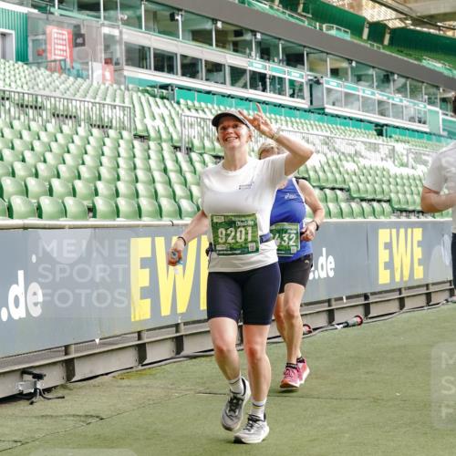 13.09.2026 - 21. swb-Marathon Bremen Michael Burmester http://msf.ph/oto/10432734 13.09.2026 13:29:52 Laufen im Stadion 171, 220, 297, 405, 422, 476, 685, 729, 754, 767, 986, 1079, 1217, 1242, 1270, 1298, 1325, 1384, 1615, 1633, 1634, 1741, 1777, 1810, 1811, 1886, 1983, 2238, 2242, 2249, 2263, 2326, 2365, 2436, 2449, 2472, 2546, 2593, 2615, 2738, 2740, 2743, 2830, 2862, 2868, 2869, 2871, 2918, 2924, 2991, 2994, 3020, 3053, 3129, 3154, 3227, 3238, 3274, 3286, 3321, 3361, 3563, 3594, 3595, 3605, 3678, 3694, 3755, 3758, 3798, 3853, 3876, 3898, 3929, 3953, 3965, 3971, 3987, 4011, 4056 meine-sportfotos.de