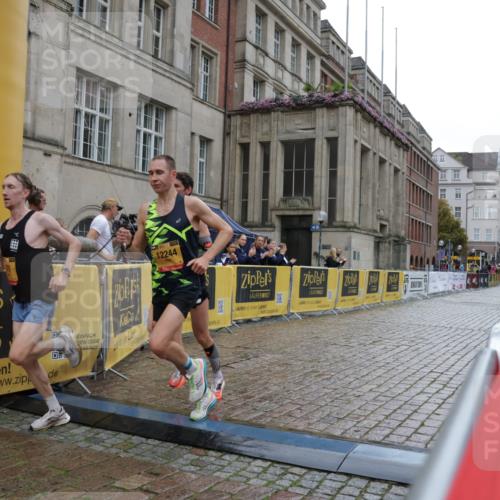 13.09.2026 - Kiel Lauf Yannick Fuchs http://msf.ph/oto/10432736 13.09.2026 11:23:59 Ziel 7002, 11523, 11523, 2032, 7693 meine-sportfotos.de