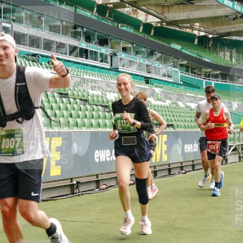 13.09.2026 - 21. swb-Marathon Bremen Michael Burmester http://msf.ph/oto/10432795 13.09.2026 13:04:46 Laufen im Stadion 178, 209, 210, 244, 323, 488, 534, 536, 565, 596, 647, 725, 881, 900, 1073, 1239, 1243, 1307, 1308, 1343, 1373, 1456, 1458, 1479, 1627, 1649, 1653, 1656, 1687, 1771, 1780, 1914, 1932, 1941, 2023, 2089, 2126, 2223, 2241, 2301, 2369, 2430, 2434, 2452, 2602, 2625, 2723, 2742, 2764, 2851, 2867, 2872, 2891, 2910, 2919, 2934, 2957, 2959, 2977, 2985, 3028, 3030, 3217, 3278, 3320, 3343, 3402, 3419, 3425, 3444, 3454, 3485, 3510, 3521, 3579, 3597, 3618, 3796, 3846, 3859, 3909, 242 meine-sportfotos.de