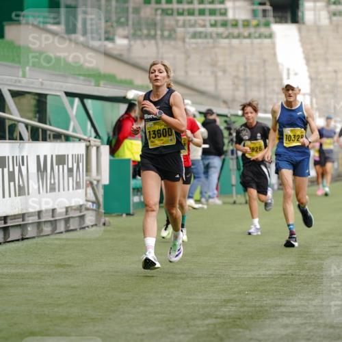 13.09.2026 - 21. swb-Marathon Bremen Michael Burmester http://msf.ph/oto/10432805 13.09.2026 10:24:07 Laufen im Stadion 10235, 10328, 10337, 10341, 10520, 10575, 10592, 10593, 10618, 10632, 10775, 10782, 10972, 11042, 11127, 11143, 11198, 11201, 11227, 11373, 11375, 11426, 11442, 11527, 11607, 11628, 11630, 11632, 11704, 11713, 11721, 11779, 11826, 11895, 11903, 12053, 12144, 12209, 12246, 12281, 12339, 12370, 12395, 12404, 12406, 12426, 12442, 12468, 12469, 12477, 12525, 13513, 13520, 13556, 13563, 13566, 13580, 13585, 13586, 13616, 13642 meine-sportfotos.de