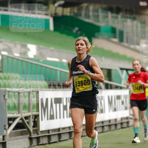 13.09.2026 - 21. swb-Marathon Bremen Michael Burmester http://msf.ph/oto/10432843 13.09.2026 10:24:09 Laufen im Stadion 10235, 10328, 10337, 10341, 10520, 10575, 10592, 10593, 10618, 10632, 10775, 10782, 10972, 11042, 11127, 11143, 11198, 11201, 11227, 11373, 11375, 11426, 11442, 11527, 11607, 11628, 11630, 11632, 11704, 11713, 11721, 11779, 11826, 11895, 11903, 12053, 12144, 12209, 12246, 12281, 12339, 12395, 12404, 12406, 12426, 12442, 12468, 12469, 12477, 12525, 13513, 13520, 13556, 13563, 13566, 13580, 13585, 13586, 13616, 13642 meine-sportfotos.de