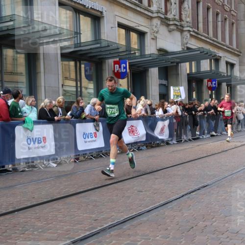 13.09.2026 - 21. swb-Marathon Bremen Strokosch-Dieckow http://msf.ph/oto/10432897 13.09.2026 13:12:25 Ziel 1513, 2350, 2362, 2442, 3054, 3988, 4605, 4879, 5416, 5965, 6796, 8029, 8798, 9775, 9803, 13106, 899, 1517, 2447, 2480, 2820, 3362, 3703, 3830, 4283, 4560, 5940, 6107, 6739, 7328, 7521, 8981, 13013 meine-sportfotos.de