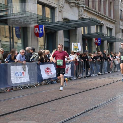 13.09.2026 - 21. swb-Marathon Bremen Strokosch-Dieckow http://msf.ph/oto/10432920 13.09.2026 13:12:27 Ziel 1513, 2350, 2362, 2442, 2801, 3054, 3988, 4605, 4879, 5379, 5416, 5965, 6796, 8029, 8798, 9775, 9803, 13106, 899, 1517, 2447, 2480, 3362, 3830, 4560, 5940, 6107, 6739, 7328, 7521, 8981, 13013 meine-sportfotos.de