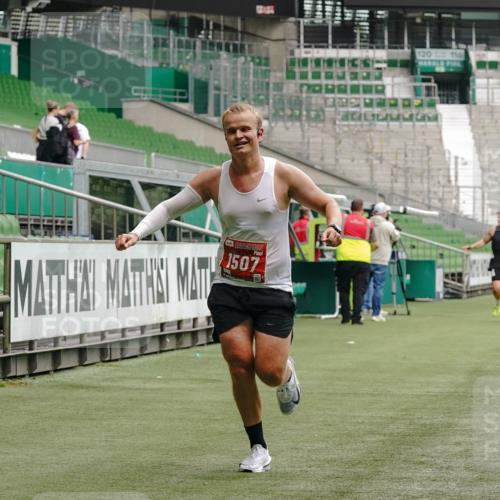 13.09.2026 - 21. swb-Marathon Bremen Michael Burmester http://msf.ph/oto/10432941 13.09.2026 12:31:42 Laufen im Stadion 417, 482, 573, 668, 943, 1020, 1126, 1168, 1214, 1357, 1507, 1639, 2100, 4474, 5212, 6485, 6507, 8044, 8285, 103, 358, 420, 553, 574, 649, 719, 959, 1161, 1253, 1256, 1352, 1391, 1428, 1525, 1724, 1783, 1917, 2032, 3662, 4264 meine-sportfotos.de