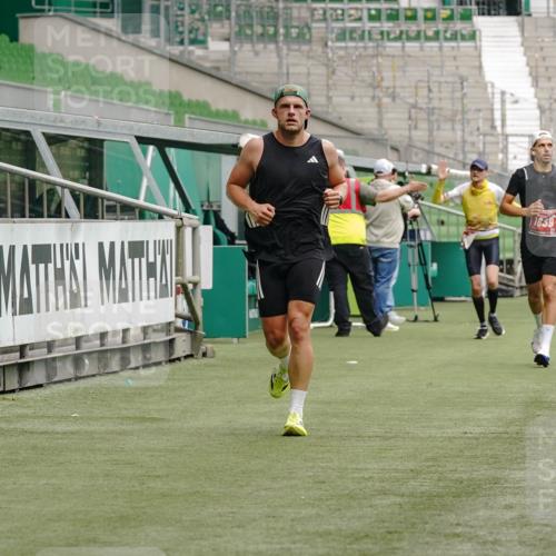 13.09.2026 - 21. swb-Marathon Bremen Michael Burmester http://msf.ph/oto/10432997 13.09.2026 12:31:50 Laufen im Stadion 417, 482, 573, 668, 943, 1020, 1126, 1357, 1507, 1639, 2100, 4474, 5212, 6485, 6507, 8044, 8285, 358, 420, 553, 574, 649, 719, 858, 934, 959, 1161, 1253, 1256, 1352, 1391, 1428, 1525, 1724, 1783, 1917, 2032, 3662, 4264 meine-sportfotos.de